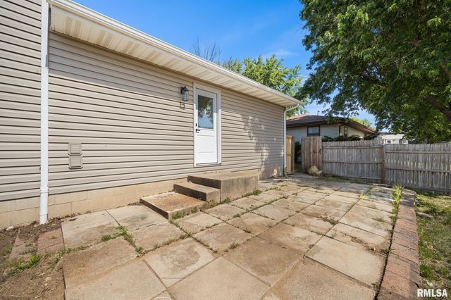 308 S HOLLYBROOK Drive, Chillicothe, IL 61523