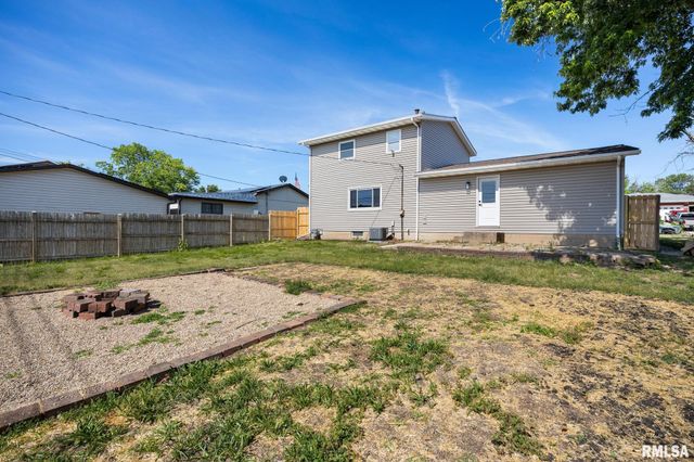 308 S HOLLYBROOK Drive, Chillicothe, IL 61523