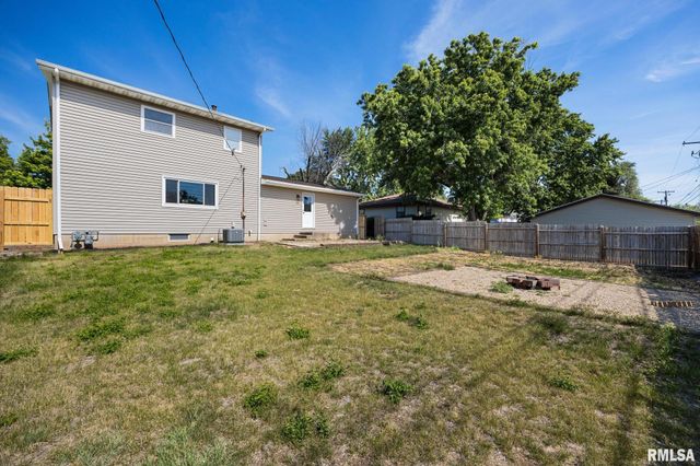 308 S HOLLYBROOK Drive, Chillicothe, IL 61523
