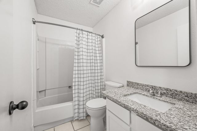 2303 W Michigan Ave B12, Pensacola, FL 32526
