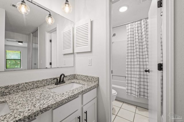 2303 W Michigan Ave B12, Pensacola, FL 32526