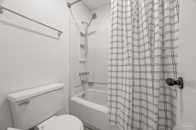 2303 W Michigan Ave B12, Pensacola, FL 32526