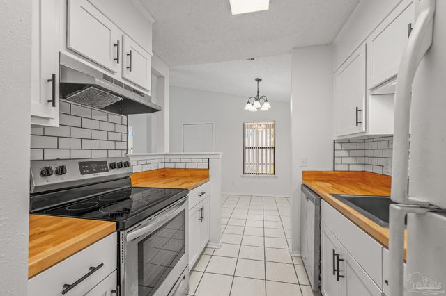 2303 W Michigan Ave B12, Pensacola, FL 32526