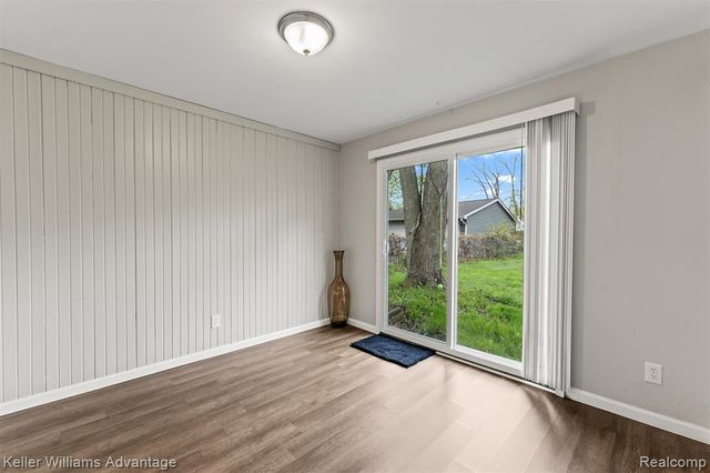 2479 Ivanhoe Drive, West Bloomfield, MI 48324