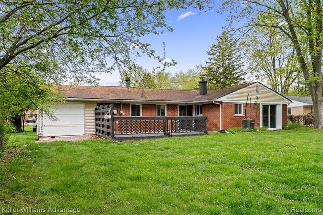 2479 Ivanhoe Drive, West Bloomfield, MI 48324