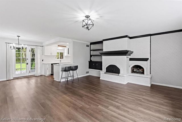 2479 Ivanhoe Drive, West Bloomfield, MI 48324