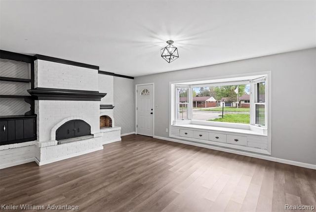 2479 Ivanhoe Drive, West Bloomfield, MI 48324