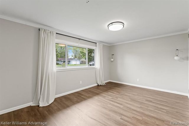 2479 Ivanhoe Drive, West Bloomfield, MI 48324
