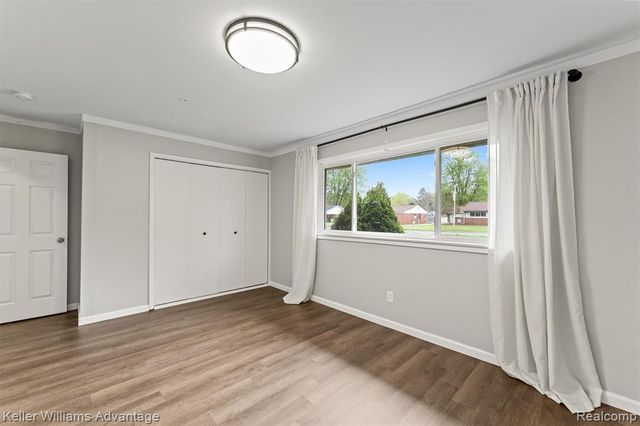 2479 Ivanhoe Drive, West Bloomfield, MI 48324