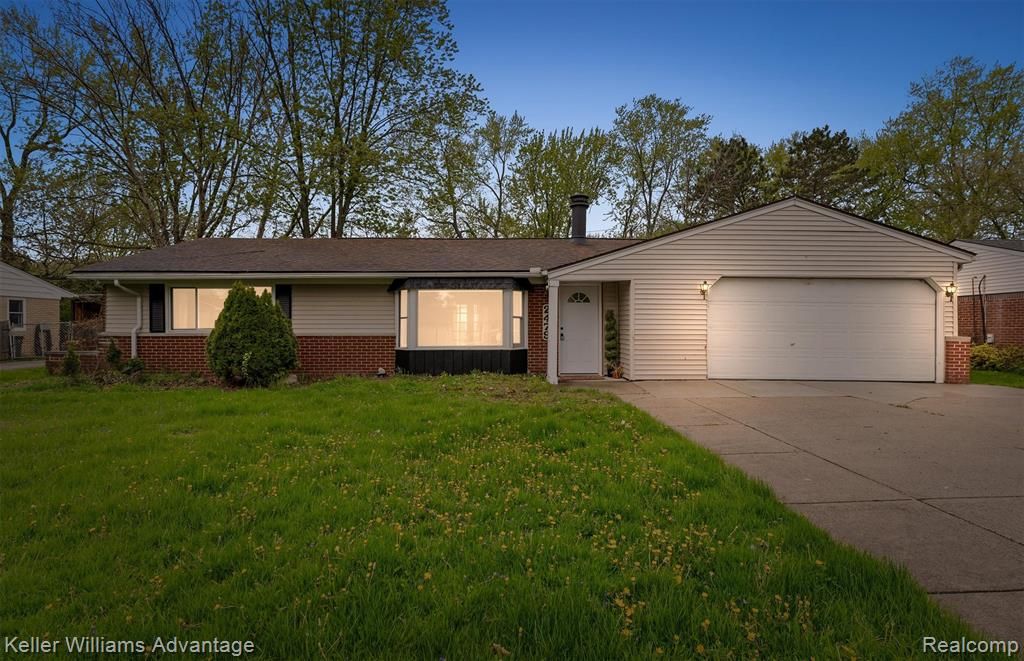 2479 Ivanhoe Drive, West Bloomfield, MI 48324