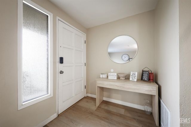 930 Olive Drive 33, Bakersfield, CA 93308