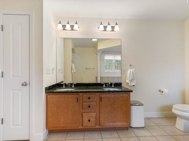 11 Tanager Way, Londonderry, NH 03053