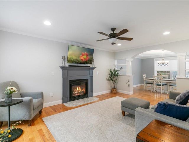 11 Tanager Way, Londonderry, NH 03053