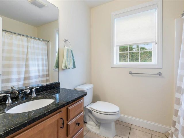 11 Tanager Way, Londonderry, NH 03053