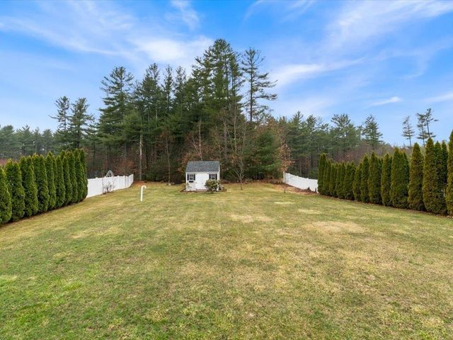 11 Tanager Way, Londonderry, NH 03053