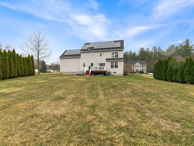 11 Tanager Way, Londonderry, NH 03053