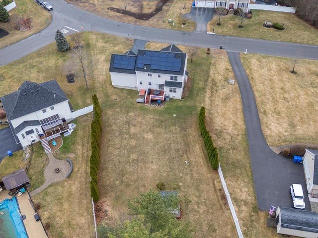 11 Tanager Way, Londonderry, NH 03053