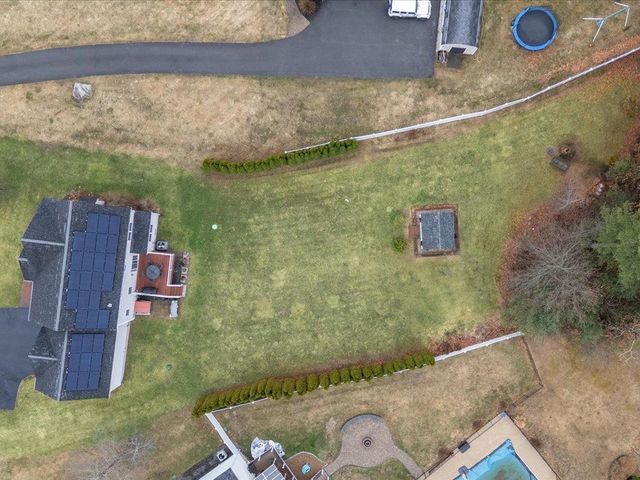 11 Tanager Way, Londonderry, NH 03053