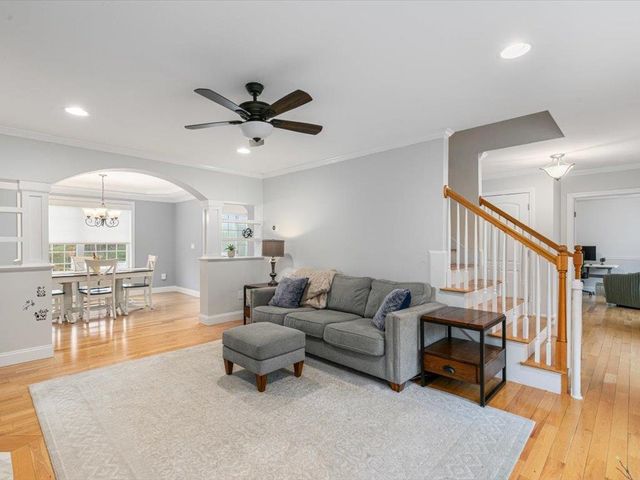 11 Tanager Way, Londonderry, NH 03053