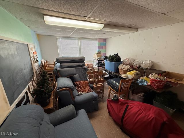 44 S Main Street, Hubbard, OH 44425