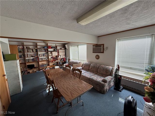 44 S Main Street, Hubbard, OH 44425