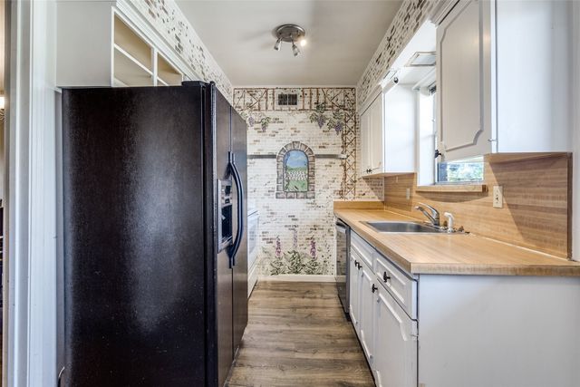 7931 Royal Lane 215, Dallas, TX 75230