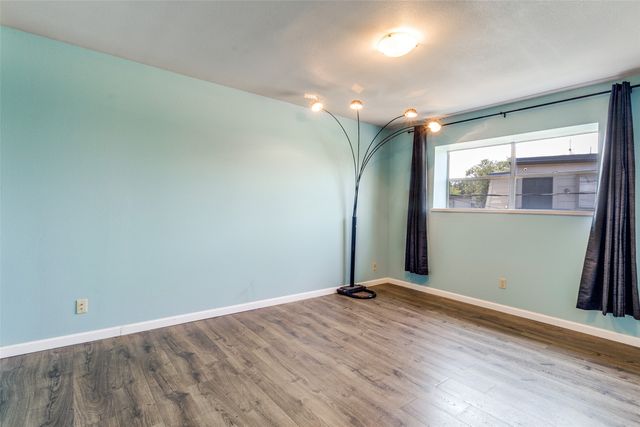 7931 Royal Lane 215, Dallas, TX 75230