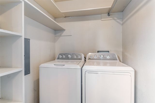 7931 Royal Lane 215, Dallas, TX 75230