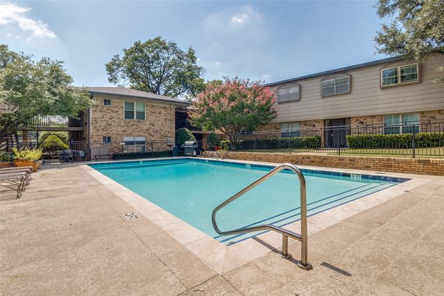 7931 Royal Lane 215, Dallas, TX 75230