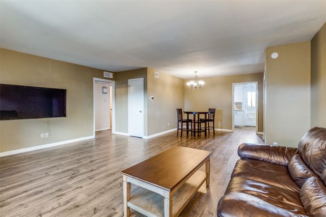 7931 Royal Lane 215, Dallas, TX 75230