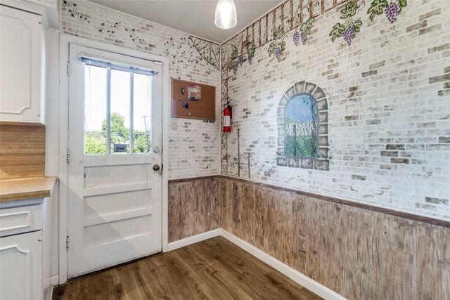 7931 Royal Lane 215, Dallas, TX 75230