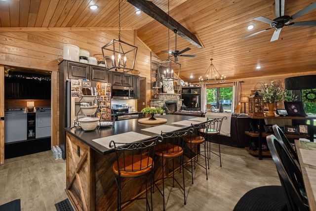 129 Long Branch Ct, Jamestown, TN 38556