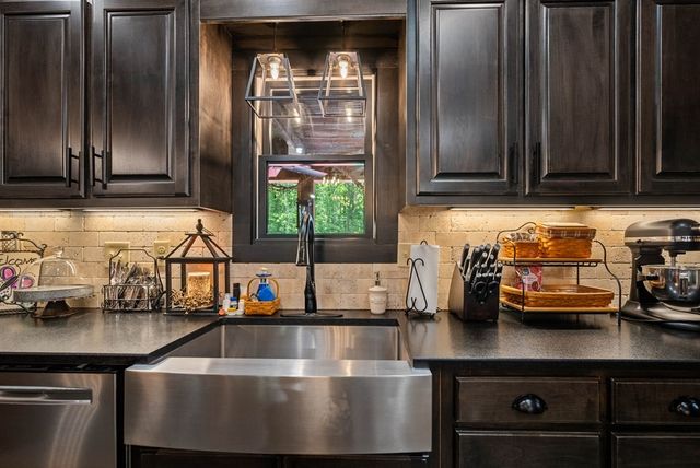 129 Long Branch Ct, Jamestown, TN 38556