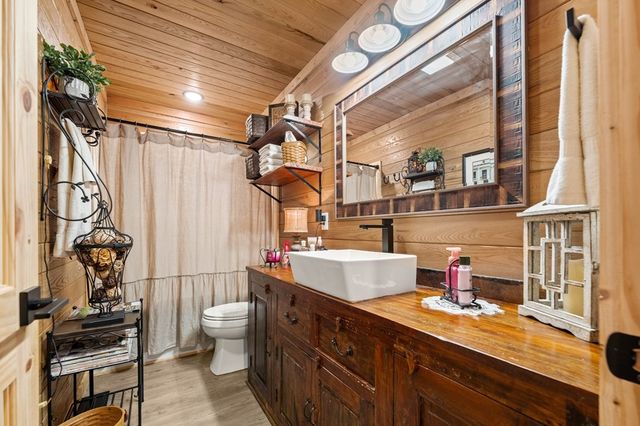 129 Long Branch Ct, Jamestown, TN 38556