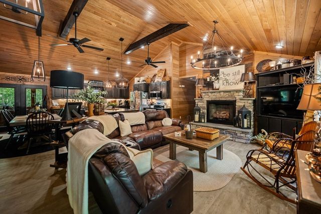 129 Long Branch Ct, Jamestown, TN 38556