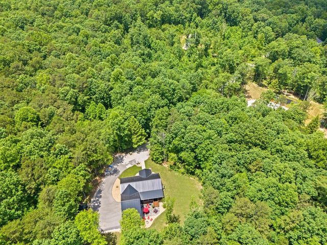 129 Long Branch Ct, Jamestown, TN 38556