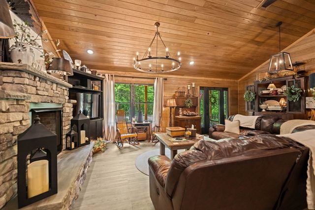 129 Long Branch Ct, Jamestown, TN 38556