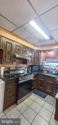 7247 BRADFORD RD, Upper Darby, PA 19082