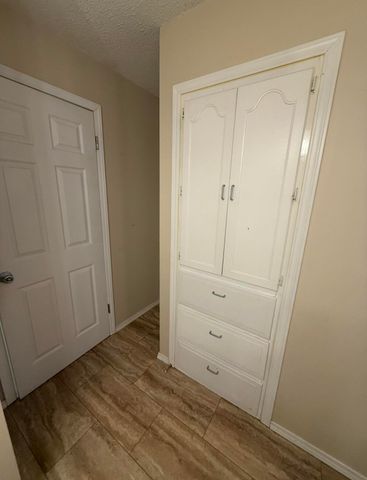 203 N Ellen Street, Nixa, MO 65714
