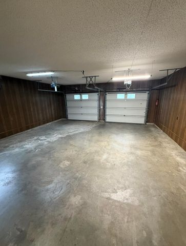 203 N Ellen Street, Nixa, MO 65714