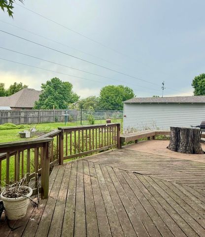 203 N Ellen Street, Nixa, MO 65714