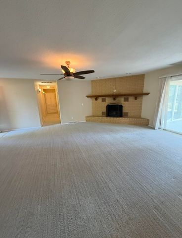 203 N Ellen Street, Nixa, MO 65714