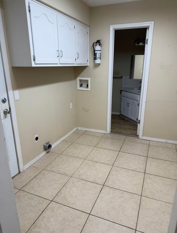 203 N Ellen Street, Nixa, MO 65714