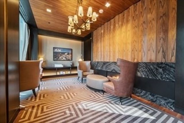 1 Franklin 2406, Boston, MA 02110