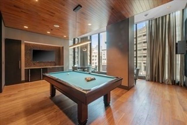 1 Franklin 2406, Boston, MA 02110