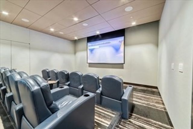 1 Franklin 2406, Boston, MA 02110