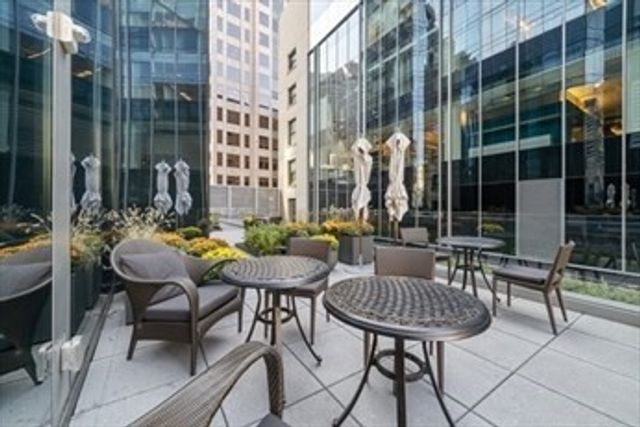 1 Franklin 2406, Boston, MA 02110