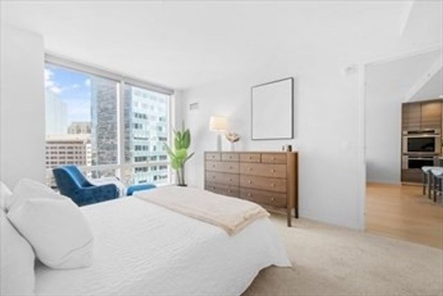 1 Franklin 2406, Boston, MA 02110