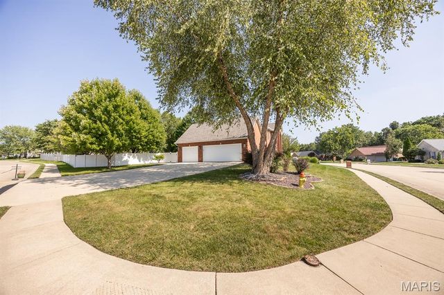 132 Callaway Court, O'fallon, IL 62269