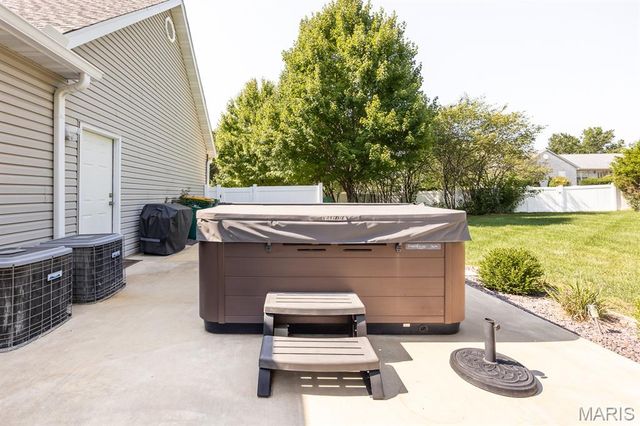 132 Callaway Court, O'fallon, IL 62269